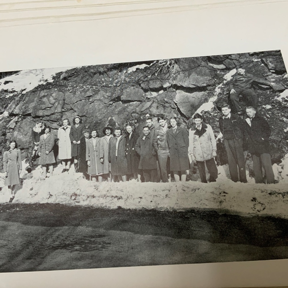 WW II era,  HACKETTSTOWN NJ HIGH SCHOOL YEAR BOOKS - Picture 13 of 16